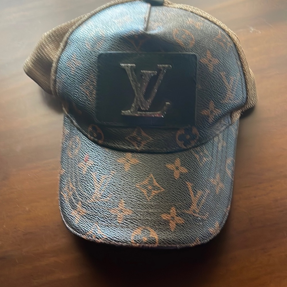 Louis Vuitton Monogram Leather Cap 1.0